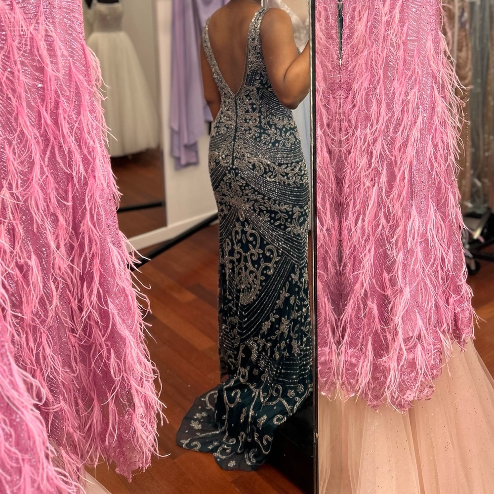 Evening Gown - Picture 2 of 4